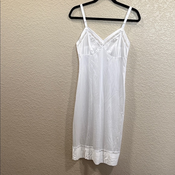 lorraine Other - Lorraine white womens slip. 34 Tall